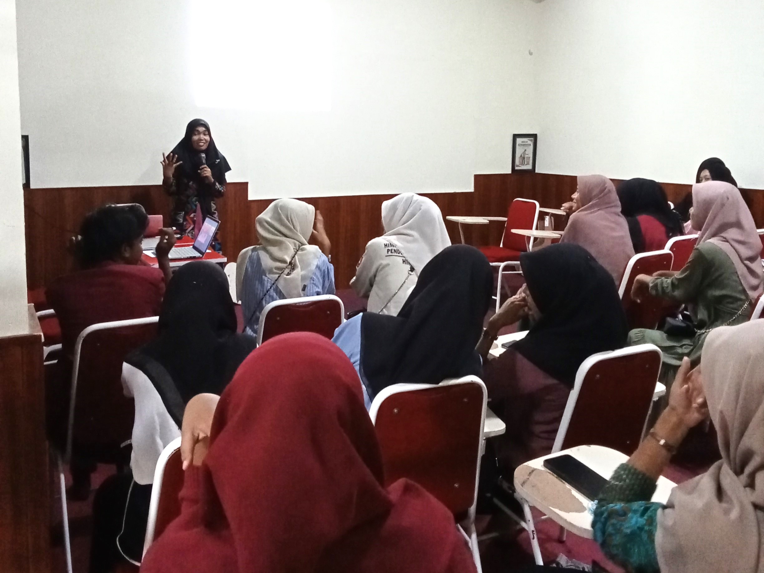Mahasiswa Prodi Sejarah Siap Hadapi Tugas Akhir dengan Bekal Strategis dari Workshop Eksklusif