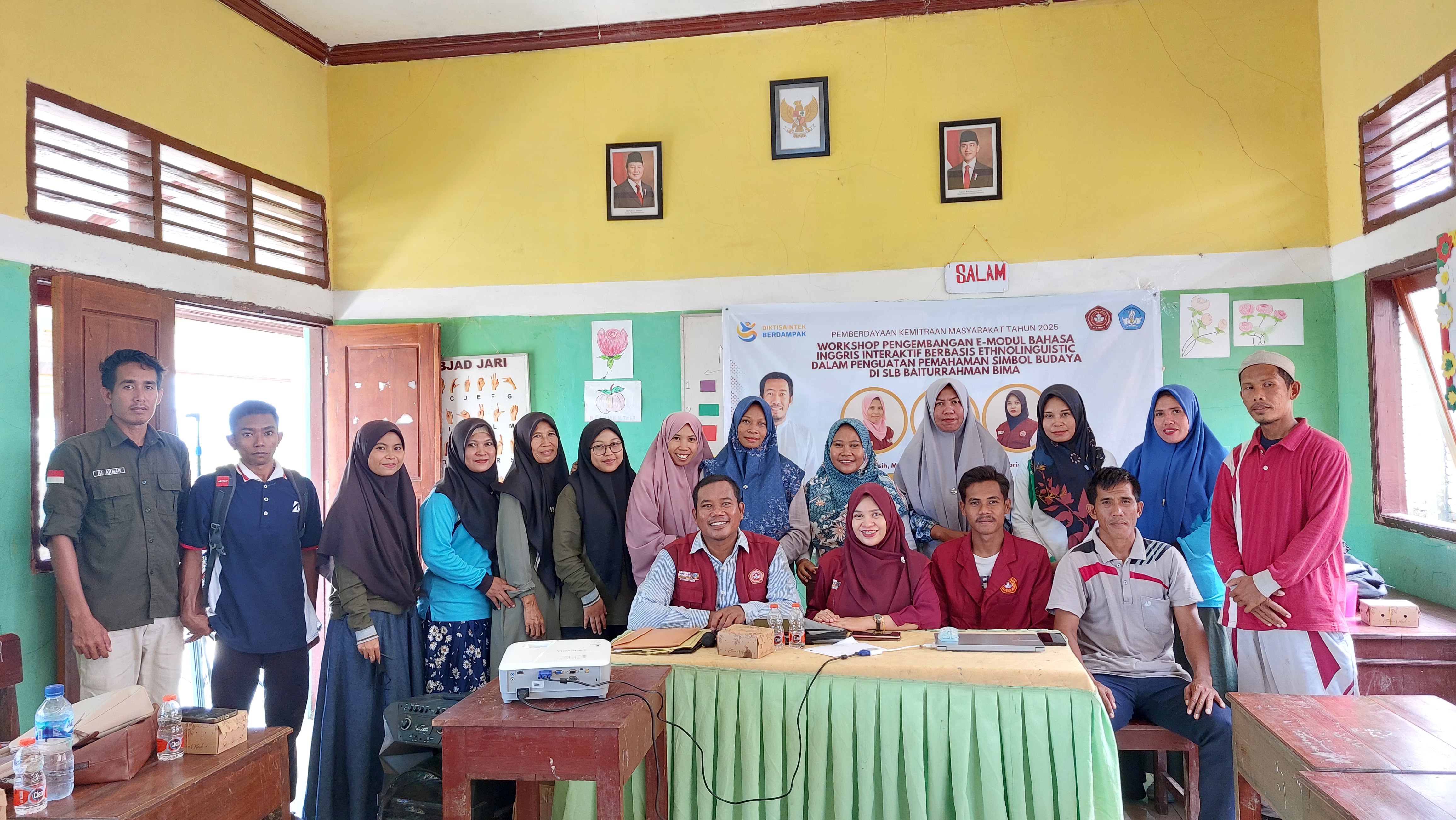 Tim Pengabdian STKIP Taman Siswa Bima Latih Guru SLB Baiturrahman Kembangkan E-Modul Berbasis Budaya Bima