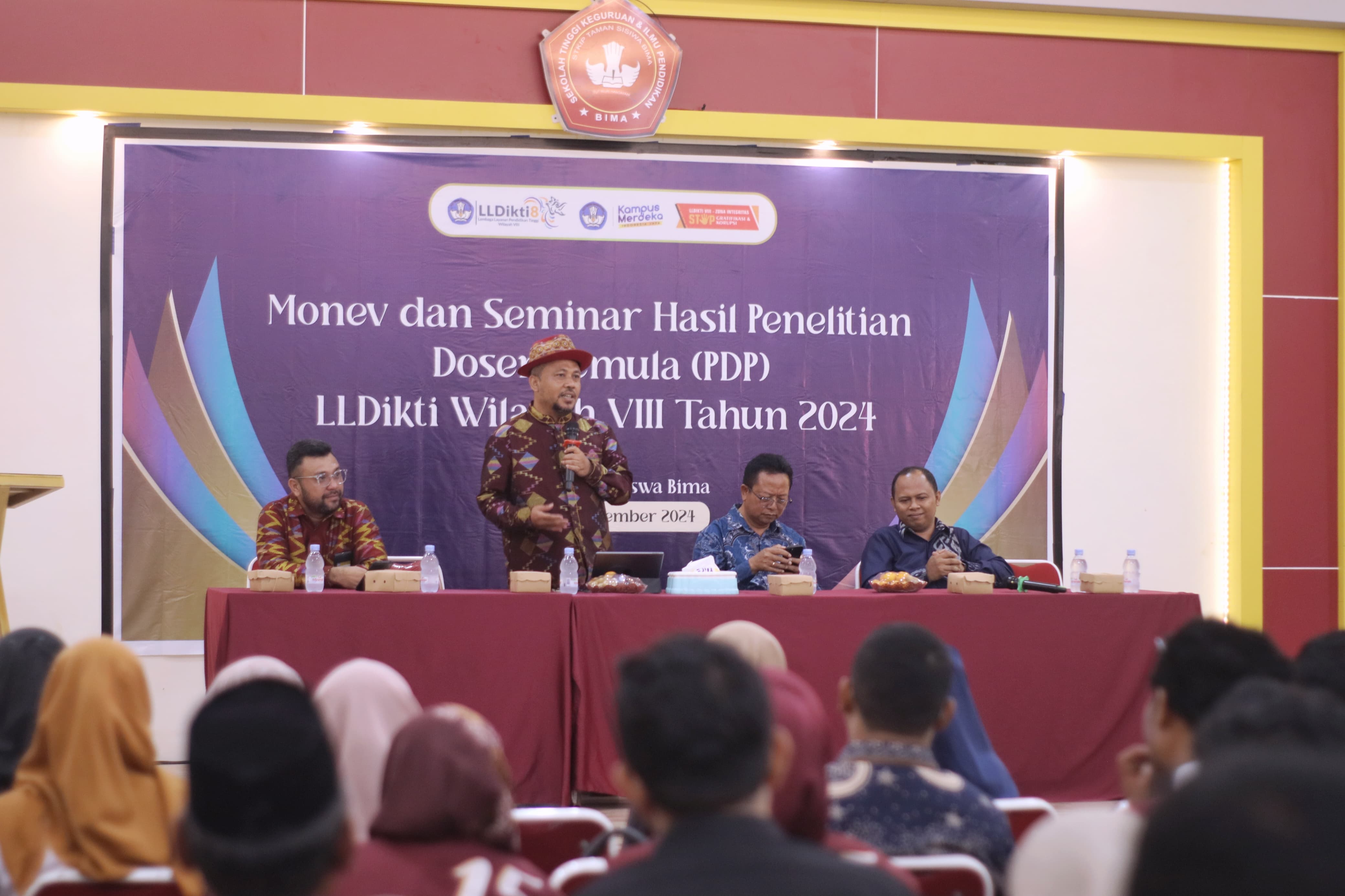 Pujian Reviewer Nasional, 12 Tim STKIP Tamsis Bima Buktikan Komitmen di Dunia Riset