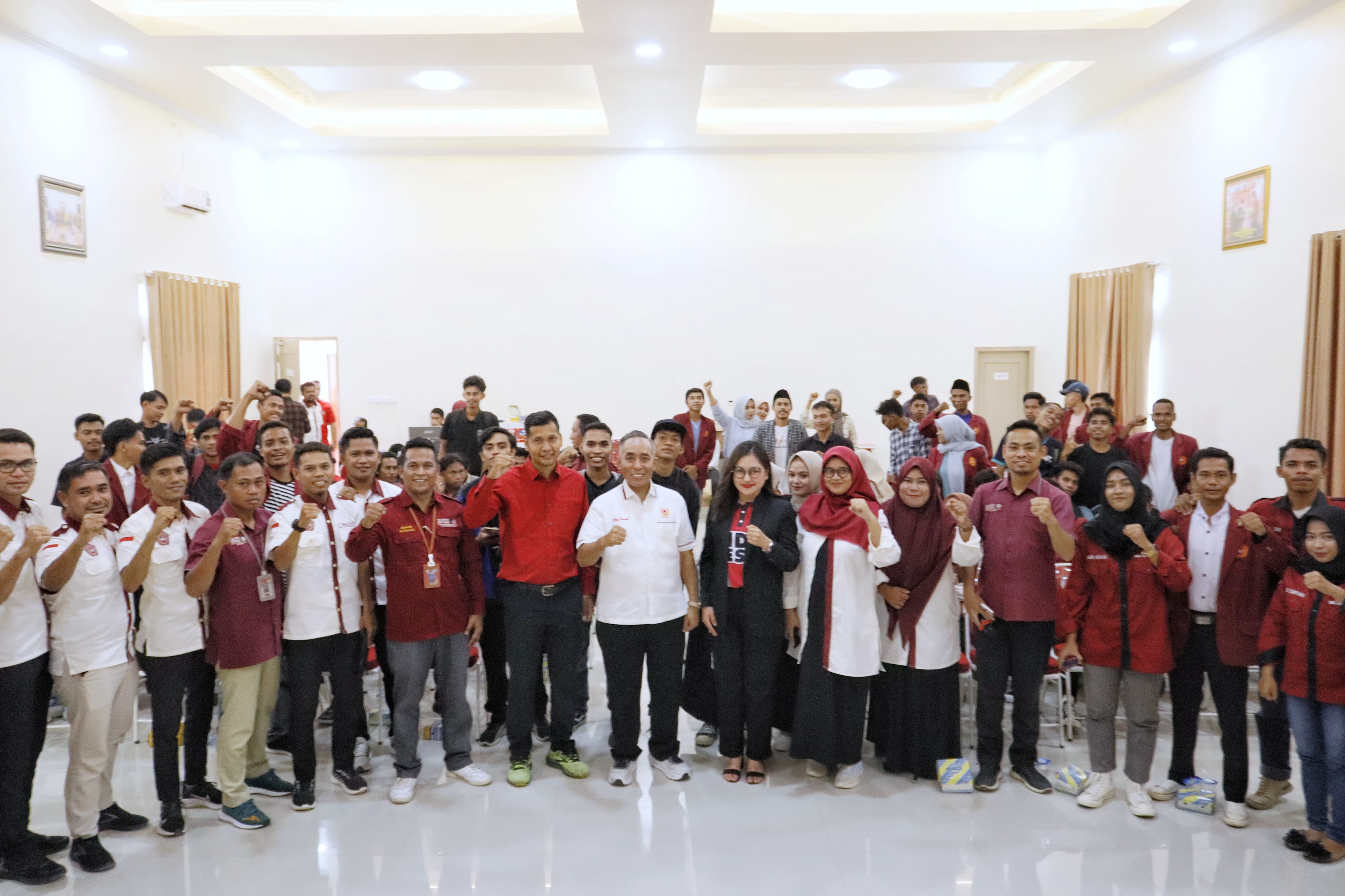 Anggota DPR Pusat dan Daerah Komit Bangun Pemuda Beradab