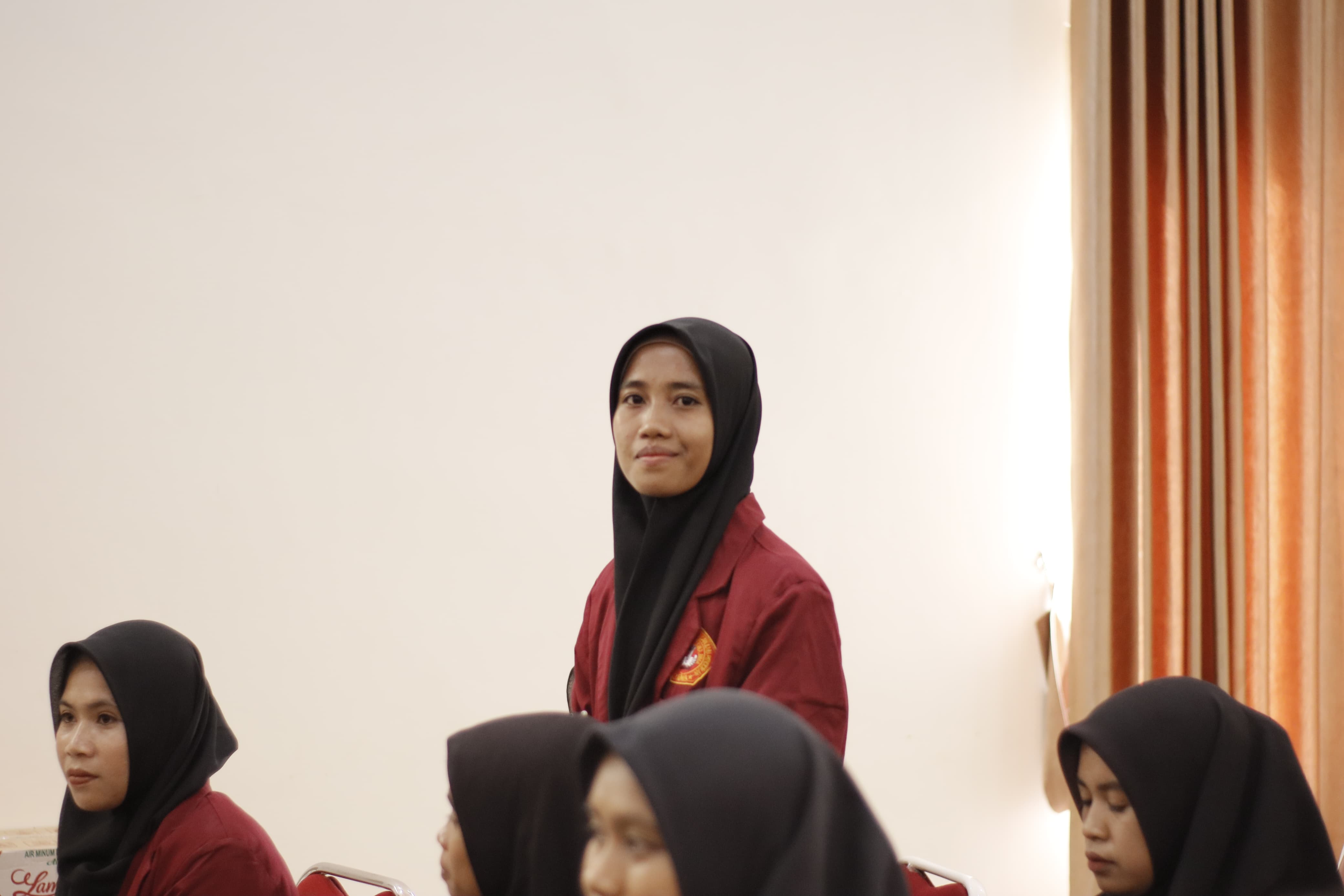 Kisah Leni dari Desa Lasi, Ketika Mimpi Terlalu Kuat untuk Dibiarkan Mati