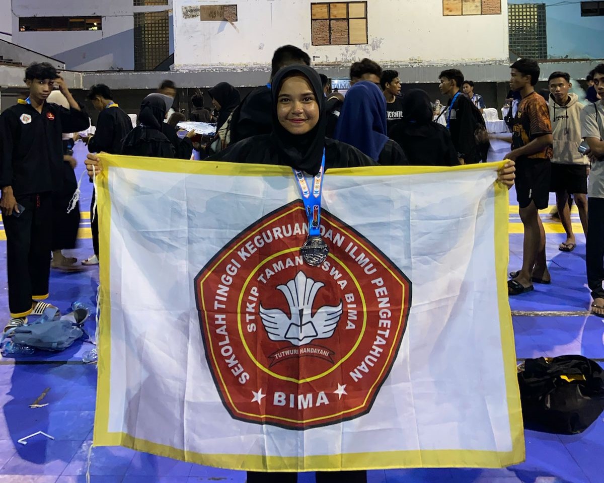 Di Antara Matras dan Mimpi: Nuryanti dari Desa Dore yang Mengukir Prestasi Lewat Pencak Silat